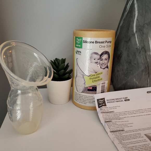 Haakaa Silicone Breast Pump 100% Food Grade Silicone BPA PVC and Phthalate Free - Picture 2 of 4